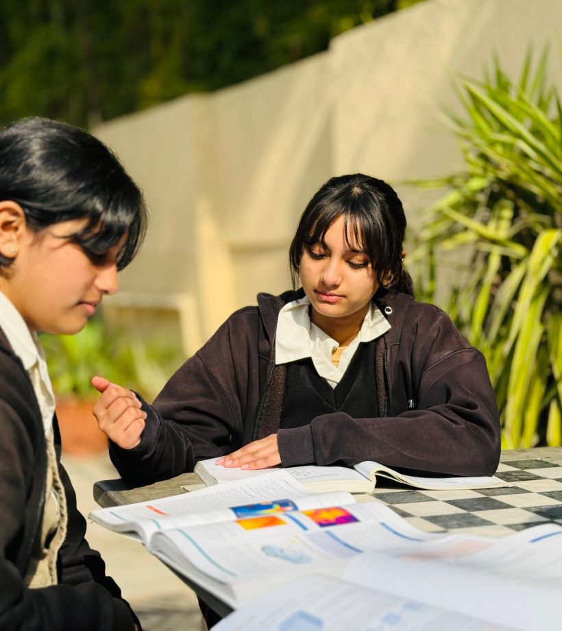How Cambridge IGCSE Encourages Independent Thinking in Students